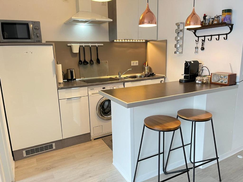 Living At Saarpartments -Adultsonly- 2 Bedrooms, Kitchen - Business & Holiday Apartments For Long- And Short Term Stay, 3 Min To Train Station, Secure E-Bike Parking! Саарбрюкен Екстер'єр фото