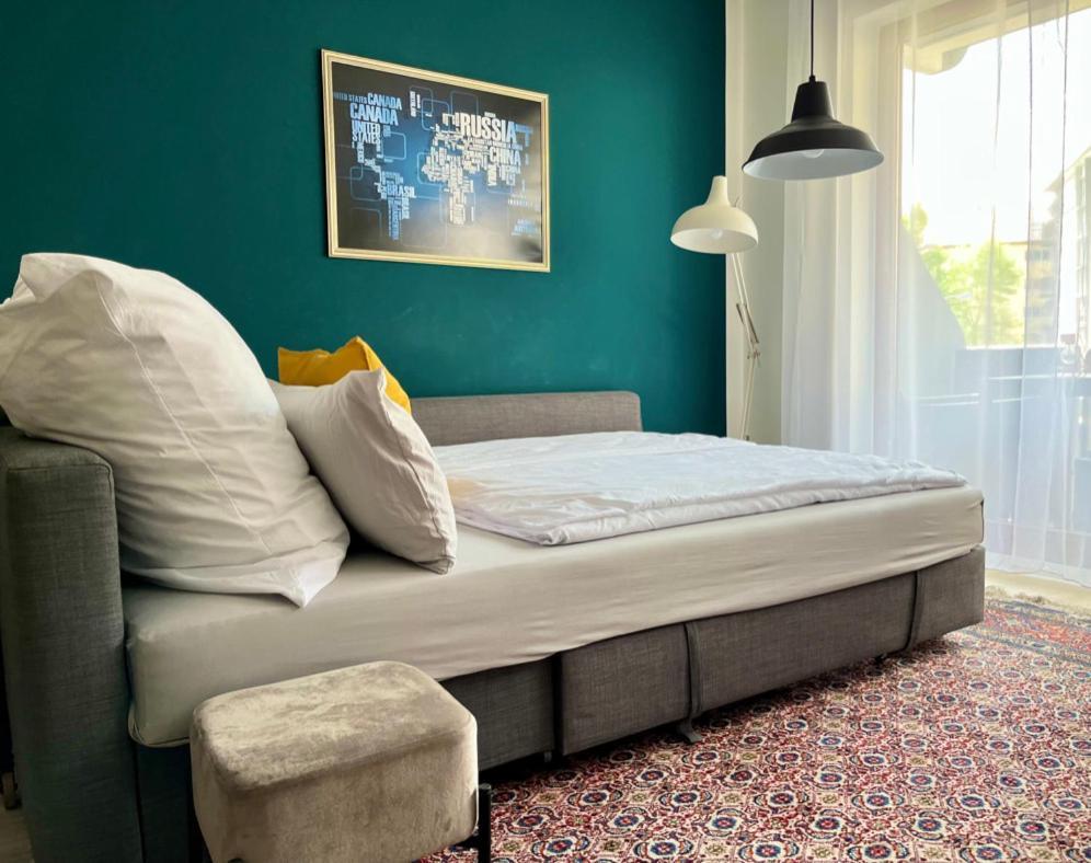 Living At Saarpartments -Adultsonly- 2 Bedrooms, Kitchen - Business & Holiday Apartments For Long- And Short Term Stay, 3 Min To Train Station, Secure E-Bike Parking! Саарбрюкен Екстер'єр фото