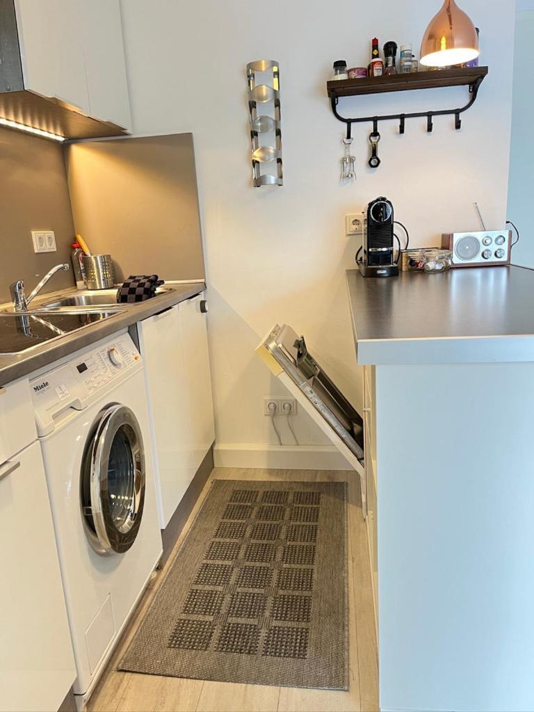 Living At Saarpartments -Adultsonly- 2 Bedrooms, Kitchen - Business & Holiday Apartments For Long- And Short Term Stay, 3 Min To Train Station, Secure E-Bike Parking! Саарбрюкен Екстер'єр фото