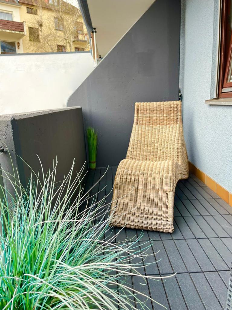 Living At Saarpartments -Adultsonly- 2 Bedrooms, Kitchen - Business & Holiday Apartments For Long- And Short Term Stay, 3 Min To Train Station, Secure E-Bike Parking! Саарбрюкен Екстер'єр фото
