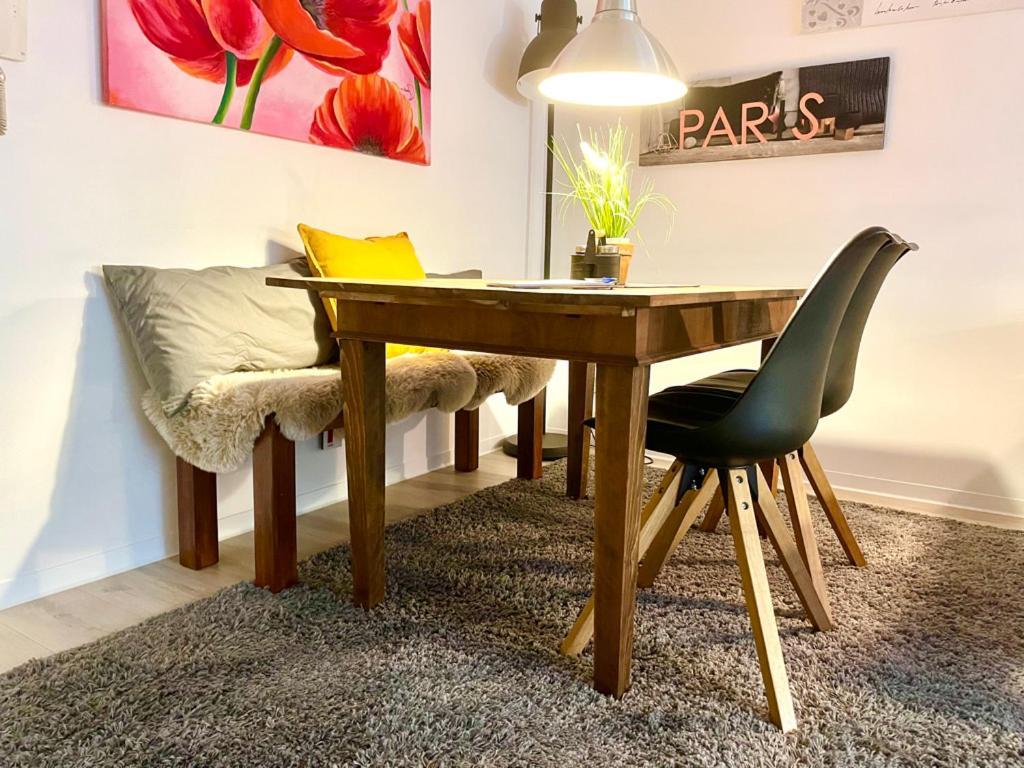 Living At Saarpartments -Adultsonly- 2 Bedrooms, Kitchen - Business & Holiday Apartments For Long- And Short Term Stay, 3 Min To Train Station, Secure E-Bike Parking! Саарбрюкен Екстер'єр фото